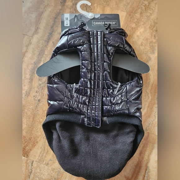 Canada Pooch NWT Shiny Puffer Dog Coat 18" - Picture 2 of 3